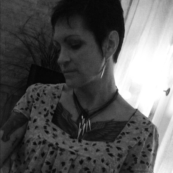 Posh Ambassador - Lynn T. - Picture 4 of 9